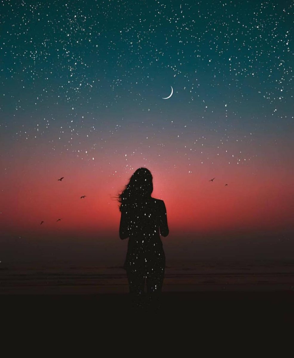 IveFreya's tweet photo. La noche cubrió mi cuerpo y se llenaron de estrellas mis sueños. Besos de Luna, caricias sin pausas, latidos plateados se trazaron en el aire. https://t.co/YUovNUDiUW