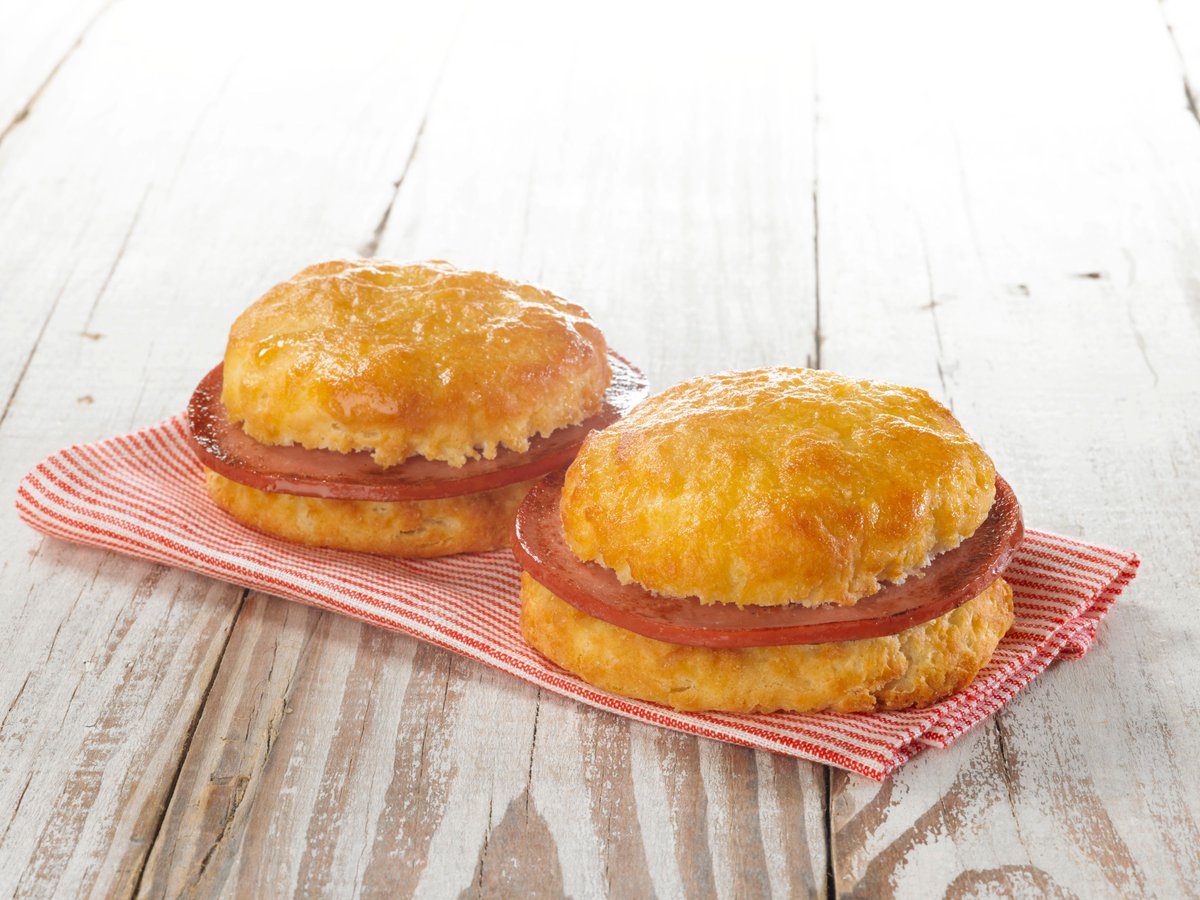 eatatjacks's tweet photo. 500 retweets and we will bring the bologna back y'all. #Retweet https://t.co/Pza8zROEhA