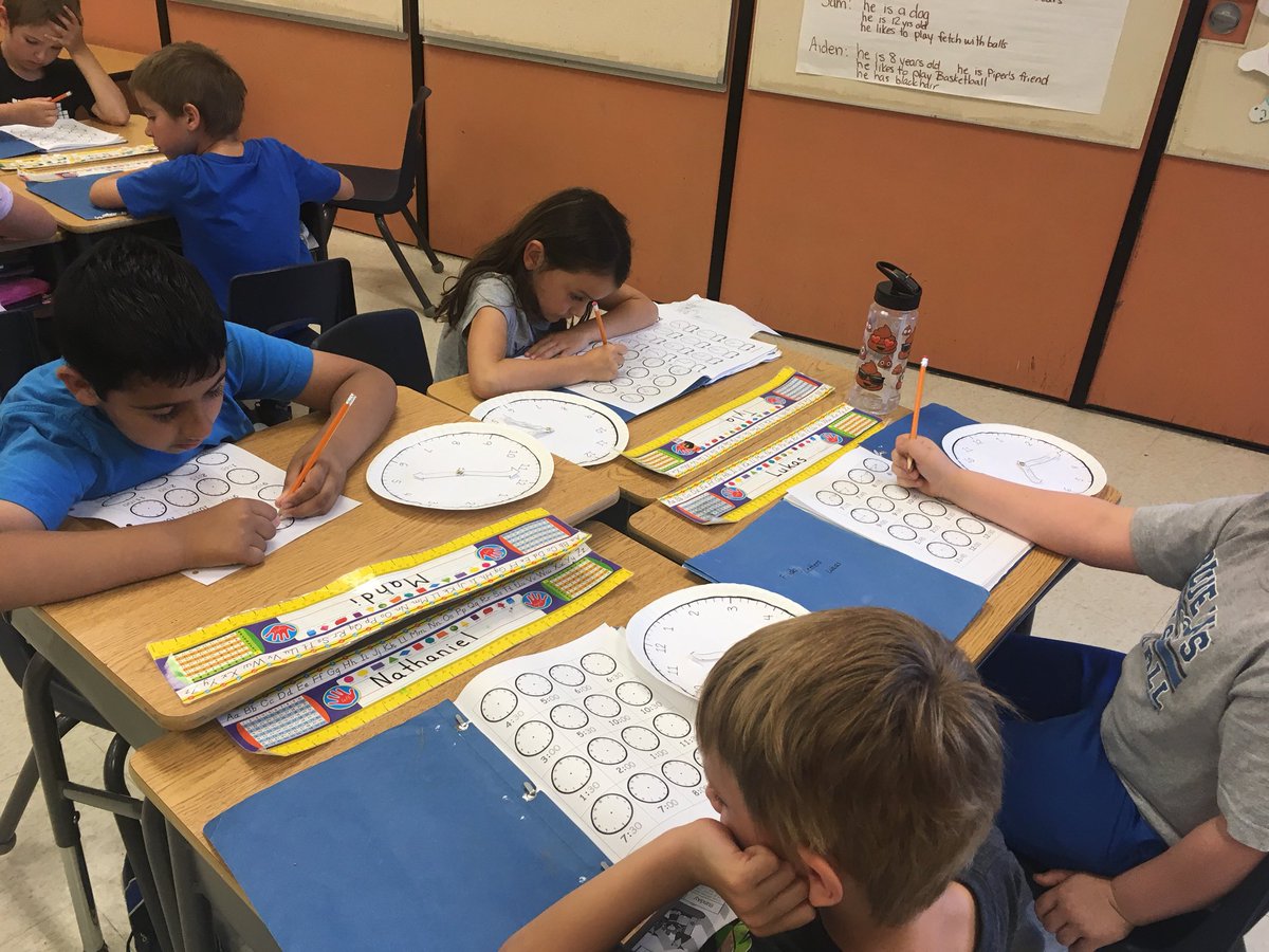 AlpineRm12's tweet photo. Took some quiet time today to work on some time problems and learn half hour, hour, and quarter to and quarter after #time #mathisfun https://t.co/oAq4Y2NuE4