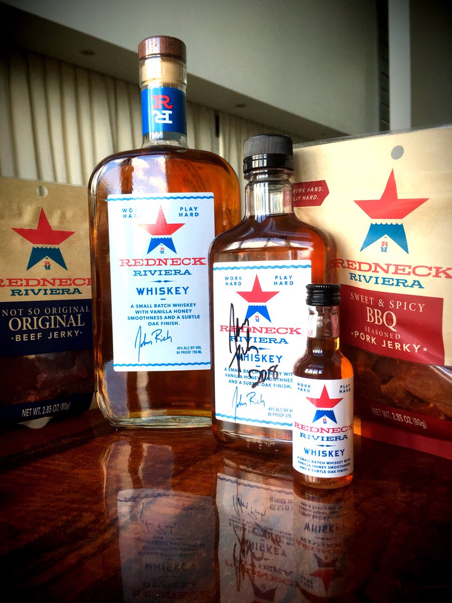 Nice to see the family spending some quality time together👌<a href="/RedneckRiviera/">Redneck Riviera</a> #AmericanBlended #DrinkAmerican ⁦<a href="/MonogramFoods/">Monogram Foods</a>⁩ ⁦<a href="/EastsideDistill/">Eastside Distilling</a>⁩ ⁦<a href="/rnrbarnash/">Redneck Riviera Nash</a>⁩