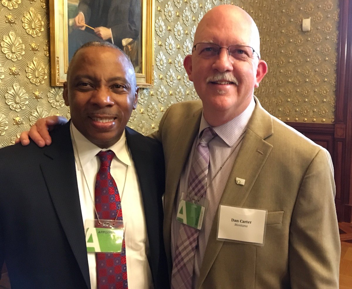 ExxonBillings's tweet photo. Billings refinery and STEM Billings are with some incredible STEM thinkers in Washington DC for a State-Federal STEM Education Summit. Great Montanans here to build a strategy. Thinking about the possible! #STEM406 https://t.co/hLam4yrG8h
