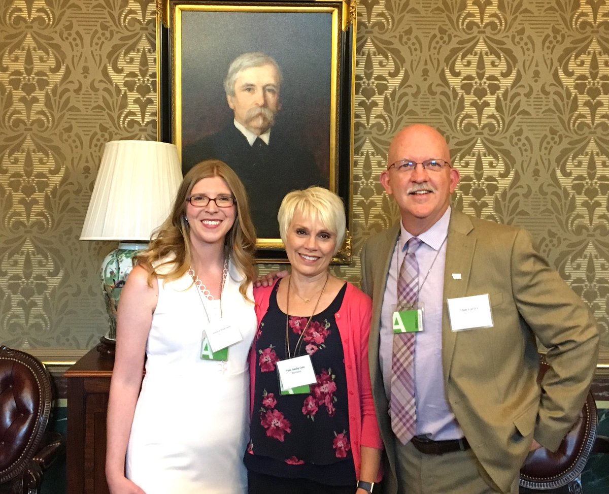 ExxonBillings's tweet photo. Billings refinery and STEM Billings are with some incredible STEM thinkers in Washington DC for a State-Federal STEM Education Summit. Great Montanans here to build a strategy. Thinking about the possible! #STEM406 https://t.co/hLam4yrG8h