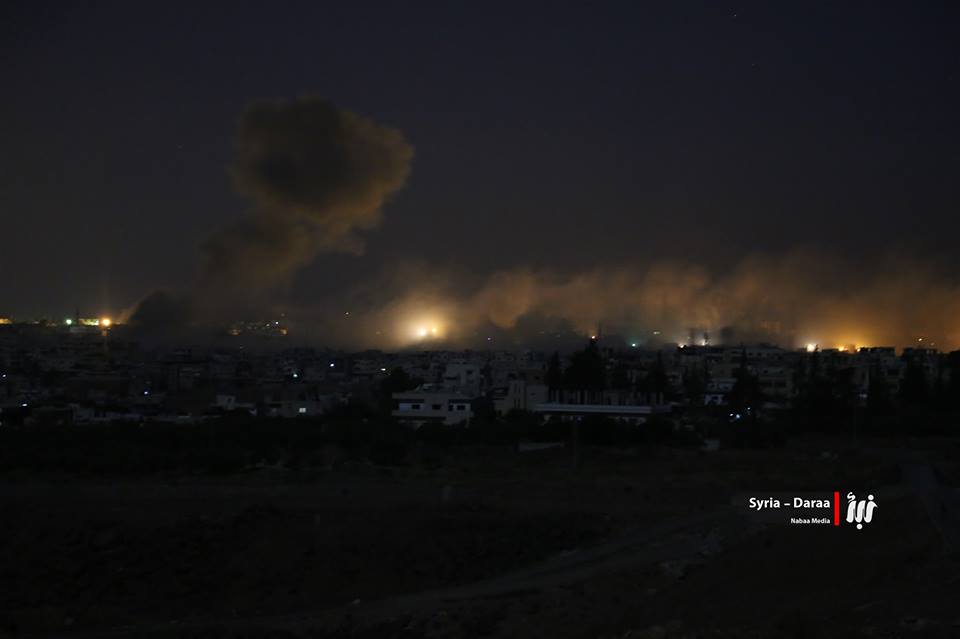 aboghias1's tweet photo. #صور لحظة قصف أحياء مدينة #درعا بصواريخ أرض أرض نوع " فيل "

#Daraa #Syria https://t.co/4J5K6MJyLr