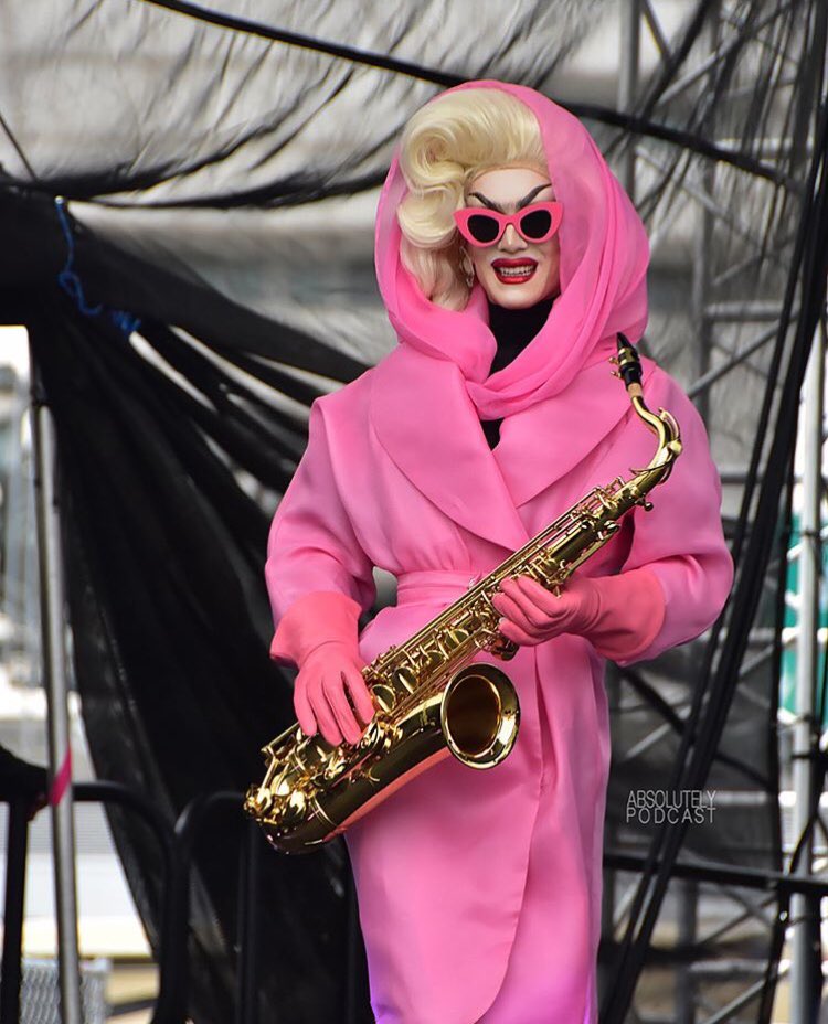 dailysashapics's tweet photo. some birthday moods courtesy of @Absolutelypdcst 
HAPPY BIRTHDAY @sasha_velour WE LOVE YOU! 🥀 https://t.co/dQn4j5zOPi