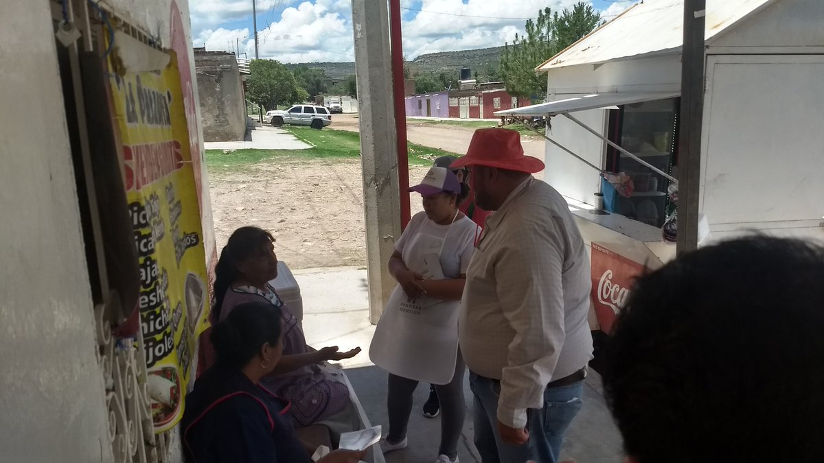 MarthaAAlanis's tweet photo. En compañía de mi amigo @Bochocnc recorrimos el Poblado Garabito llevando las Propuestas de nuestra Candidata @ArlinaAdame #ResolverContigo @EnriqueBenitezO @AlyGamboa @SugheyTorresR https://t.co/3lHjqmhE9X