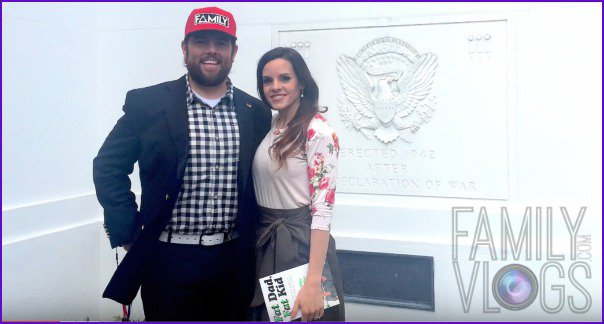 FamilyVlogNews's tweet photo. ICYMI: Shay Carl Of The Shaytards Admits To Having Suicidal Thoughts After Cheating Scandal https://t.co/EpVnRUhfIk #Shaytards #YouTubers #Vloggers #YouTube #FamilyVlogs #TRIXIN https://t.co/SFnxd151rQ