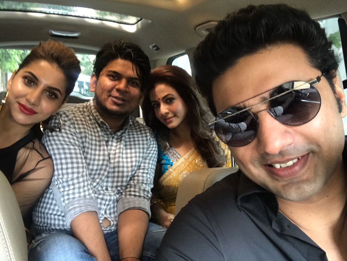DevandAnkushFC's tweet photo. #CockpitDiaries @idevadhikari with @RukminiMaitra @YourKoel https://t.co/Putb01YPwS