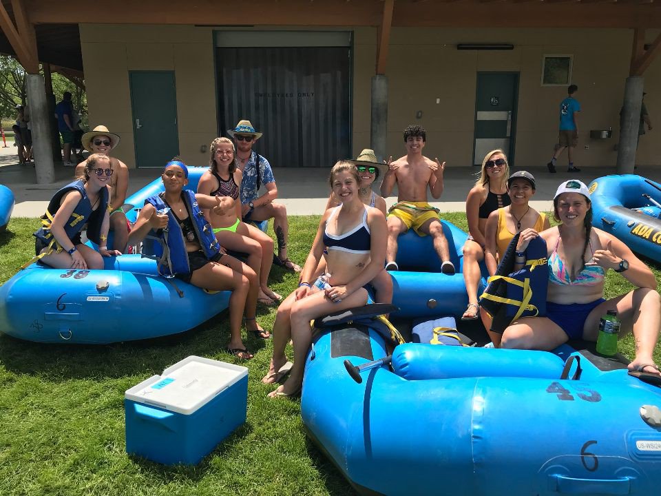4KNewYork's tweet photo. Rest day floating down the river in Boise! Ready to run again tomorrow 💛💙 https://t.co/ITq1NKH02c