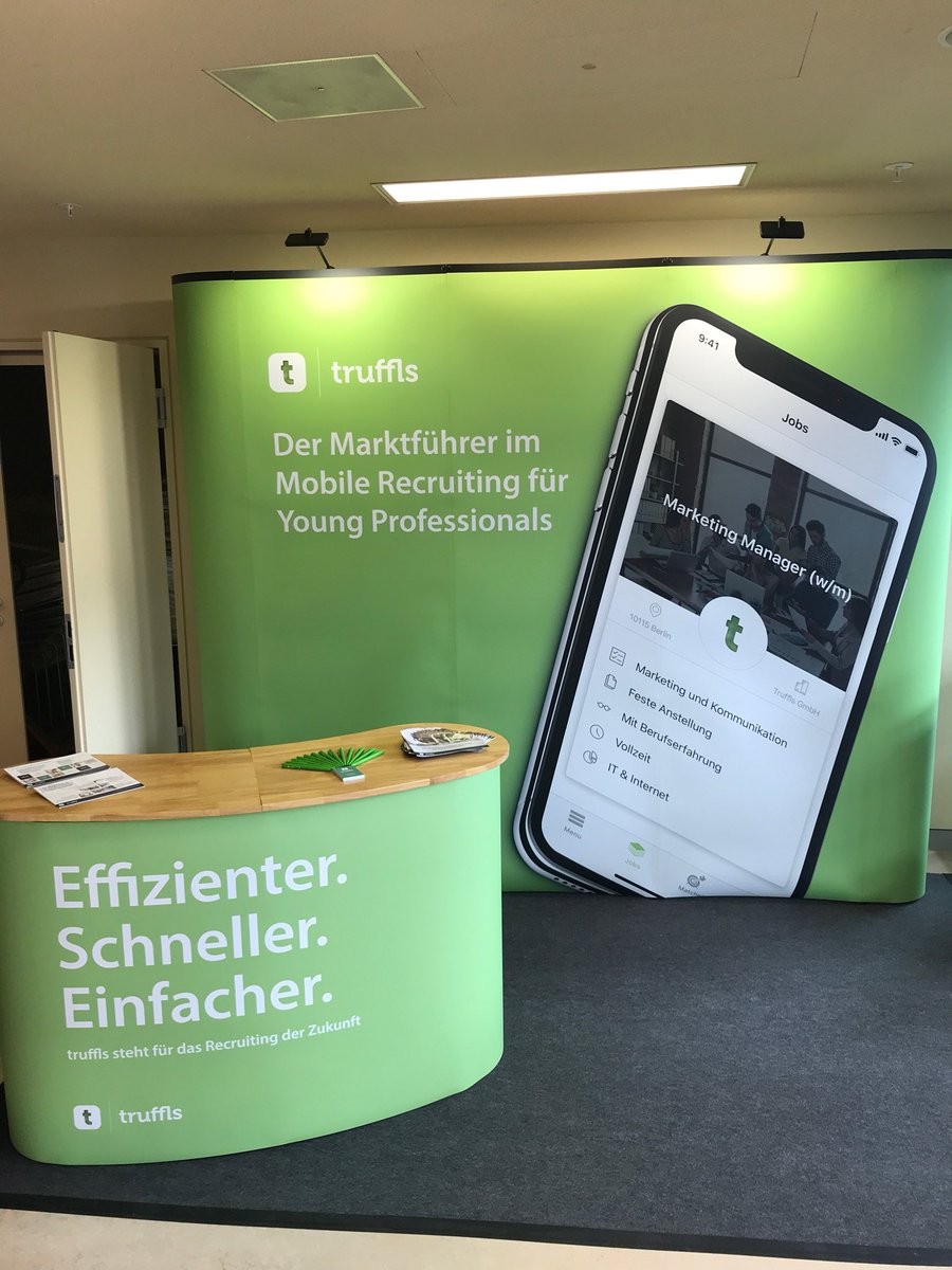 AnnaHerzog2's tweet image. Der #truffls Stand steht und wir freuen uns auf spannende Gespärche in den nächsten zwei Tage beim Personalmanagementkongress in Berlin! @truffls @QuadrigaBerlin @PMKBerlin #pmk #pmk18 #proud2bHR #recruiting #jobapp #mobilerecruiting #HR #berlin #HRTech