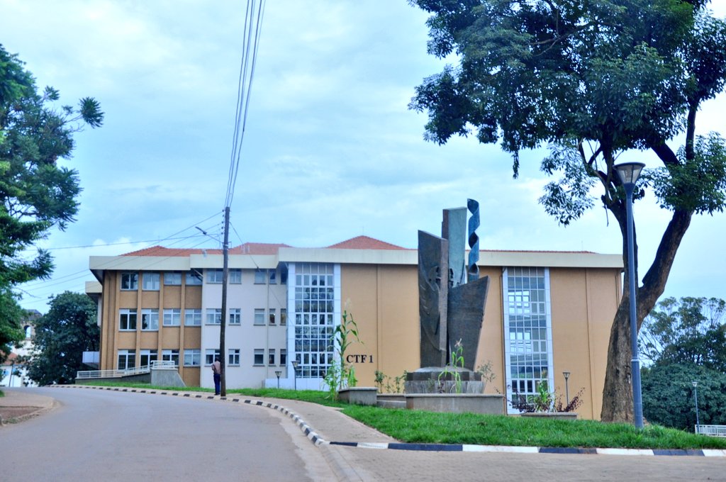 MakGuild's tweet photo. Good morning  Makerere. Today is yet one of the many days you can choose and make productive. Wake up and show up! https://t.co/fUEq0R7diE