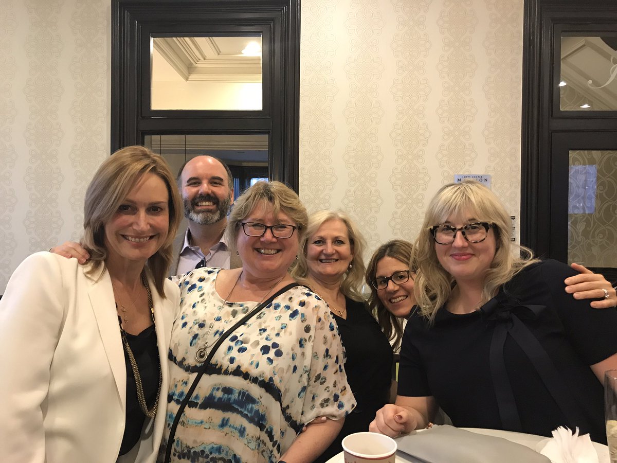 LMAcanada's tweet photo. A fun evening with our #LMAExec CMO SIG learning how to BBQ St Louis style.  Thank you to #unclesmoke for all the tips.  A big shout out to our sponsors @alexatranslate and @mondaq  - thank you for your generous support - we 💜you. @LMAintl #legalmarketing https://t.co/F6a7JCOKGv