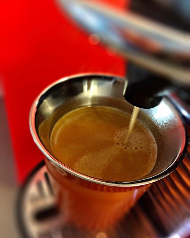 jonmac666's tweet photo. Guten Morgen…hier ein #Arpeggio #Kaffee von @Nespresso für euch…geniessen und der Tag kann kommen #whatelse #jjcoffeetime #ShotoniPhone #iPhoneSE #CameraPlus #tadaacommunity https://t.co/ZZVqmPSifm