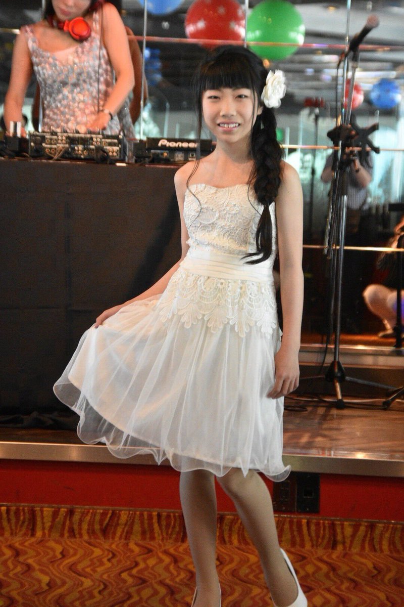 kairi_0112's tweet photo. Directwish様主催の
Miss June Bride2018に出演させて頂き❣️写真頂きました✨仲良しkidsモデル達と一緒で楽しかったようです。なんとKIDS賞頂きました💕💕御来場の皆様、主催者様出演者の皆様ありがとうございます😊
めちゃびっくり！嬉しい！
#Directwish
#Miss June Bride2018
#ヒルトン
#ドレス https://t.co/KqoyxEbc6W