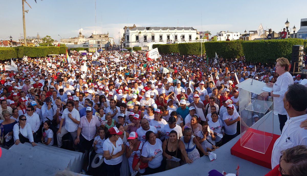 GinaTrujilloZ's tweet photo. Así como hoy llenamos la plaza del centro de #Comalcalco, así llenaremos las urnas con los votos de todos los tabasqueños el 1° de julio. #LlegóLaHora https://t.co/Ve1xmhnW0a