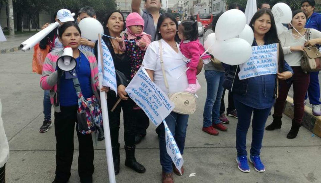 Azulita_E's tweet photo. @FiorellaMolinelli @EssaludPeru No a la exclusión delos Trabajadores CAS, @msalazarcongres @stapiab @MartinVizcarraC https://t.co/Du2ydFC4fs
