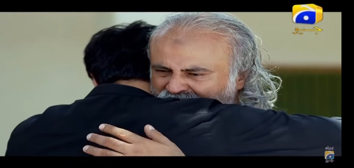 ZuraizZ's tweet photo. No one can love someone more than #Mithal Loves #MirHadi  
#khaani #2ndLast #geotv https://t.co/u4a27aaP5g