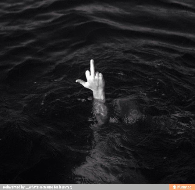 Aqu&iacute; ahog&aacute;ndome en tus mentiras jaja https://t.co/1KCTmKAHRy