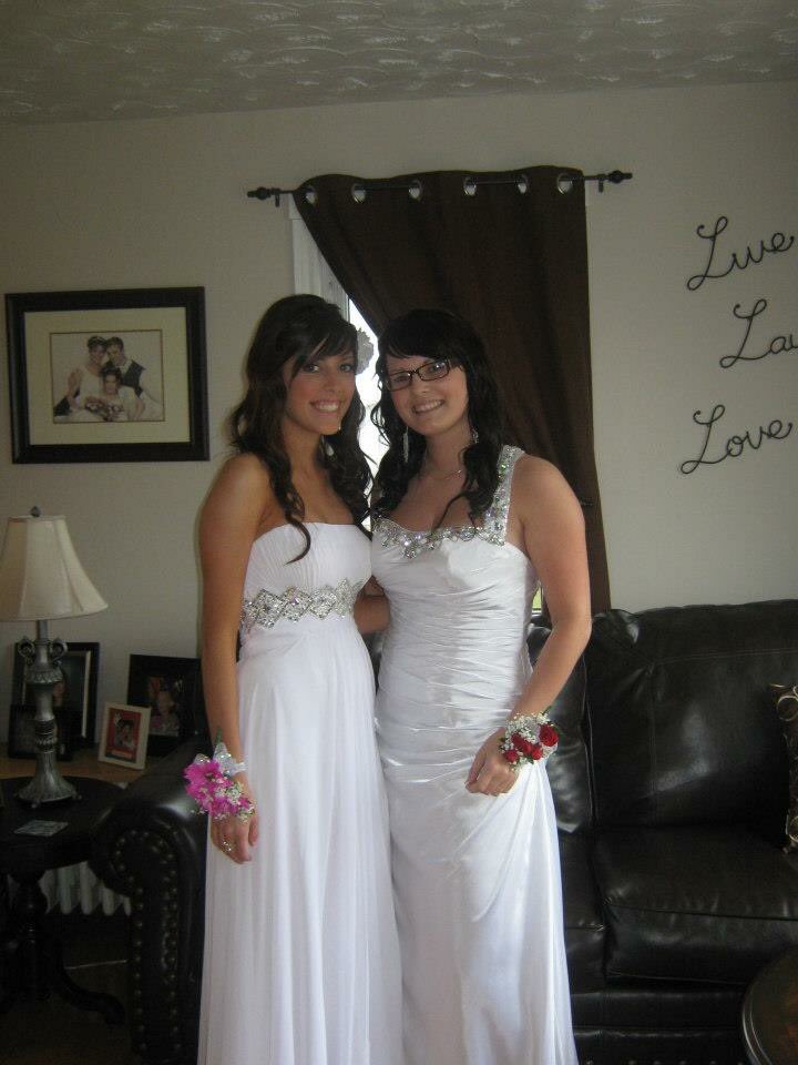 jasshenn's tweet photo. @ashhhhmac #Promthrowback Miss ya 😻 https://t.co/o9ckHlnZsP