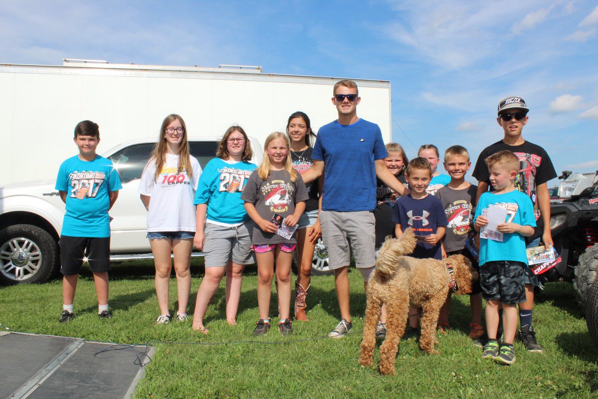 ShannonIreland7's tweet photo. Young fans @kokomospeedway meeting some of their favorite drivers! Thanks @parker_pm9 taking some pictures with the Kokomo Quarter Midget Club #tomorrowsdrivers #futureracecardrivers #meetyourhero https://t.co/Z6oRU73fkK