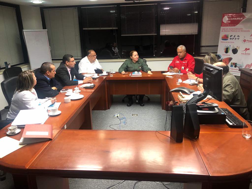 COVEPLAST's tweet photo. Reunión de trabajo con @CoramerCA con el objetivo de afianzar relaciones y continuar la producción en pro de nuestra patria @NicolasMaduro @TareckPSUV @Anuneznieves https://t.co/xCDylchtRy