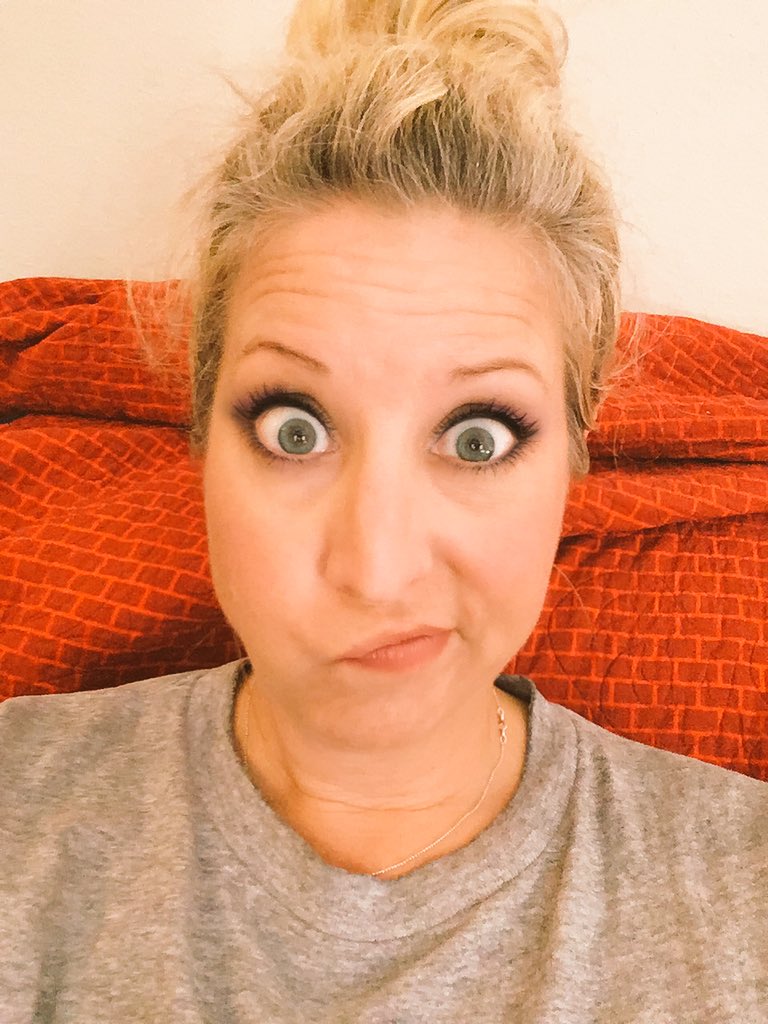 Heatherdaha's tweet photo. Monday night mayhem
#gettingthroughtheweek
#onlymonday https://t.co/FnI3EXdOhf