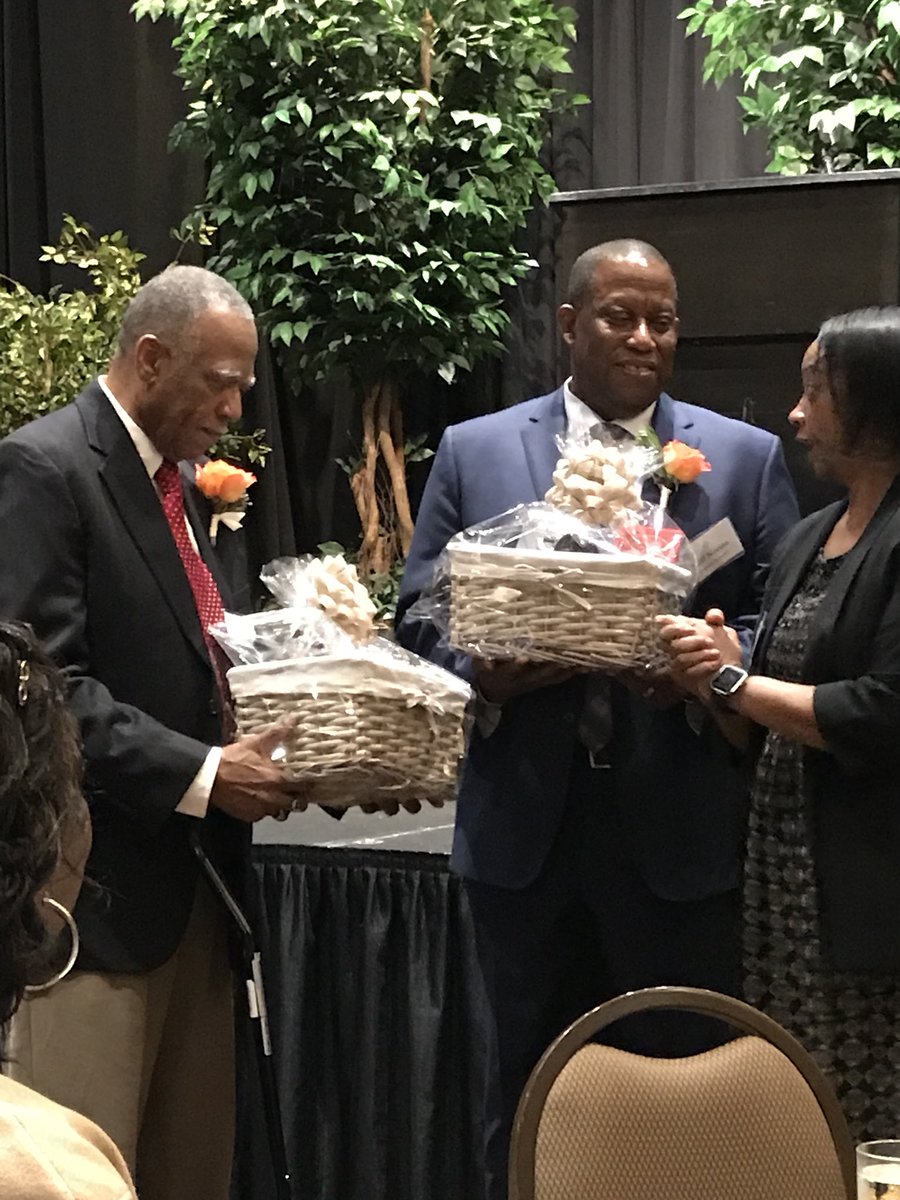 cPhaseSports's tweet photo. Shelter Insurance celebrating 30 years of their Minority Internship Program. Charles Allen and Cliff Nevins founders of the program receiving award from Stacye Smith. https://t.co/jV7SGkmUex