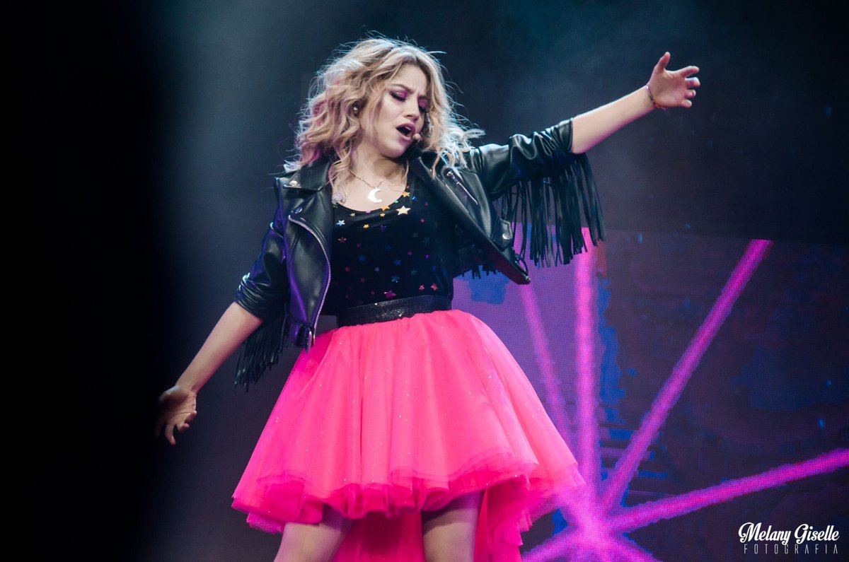 lightingkarol's tweet photo. Nuestro corazón es solamente para ella porque ella lo merece
#KarolSevilla #KCAMexico https://t.co/Q5jEtN7TRr