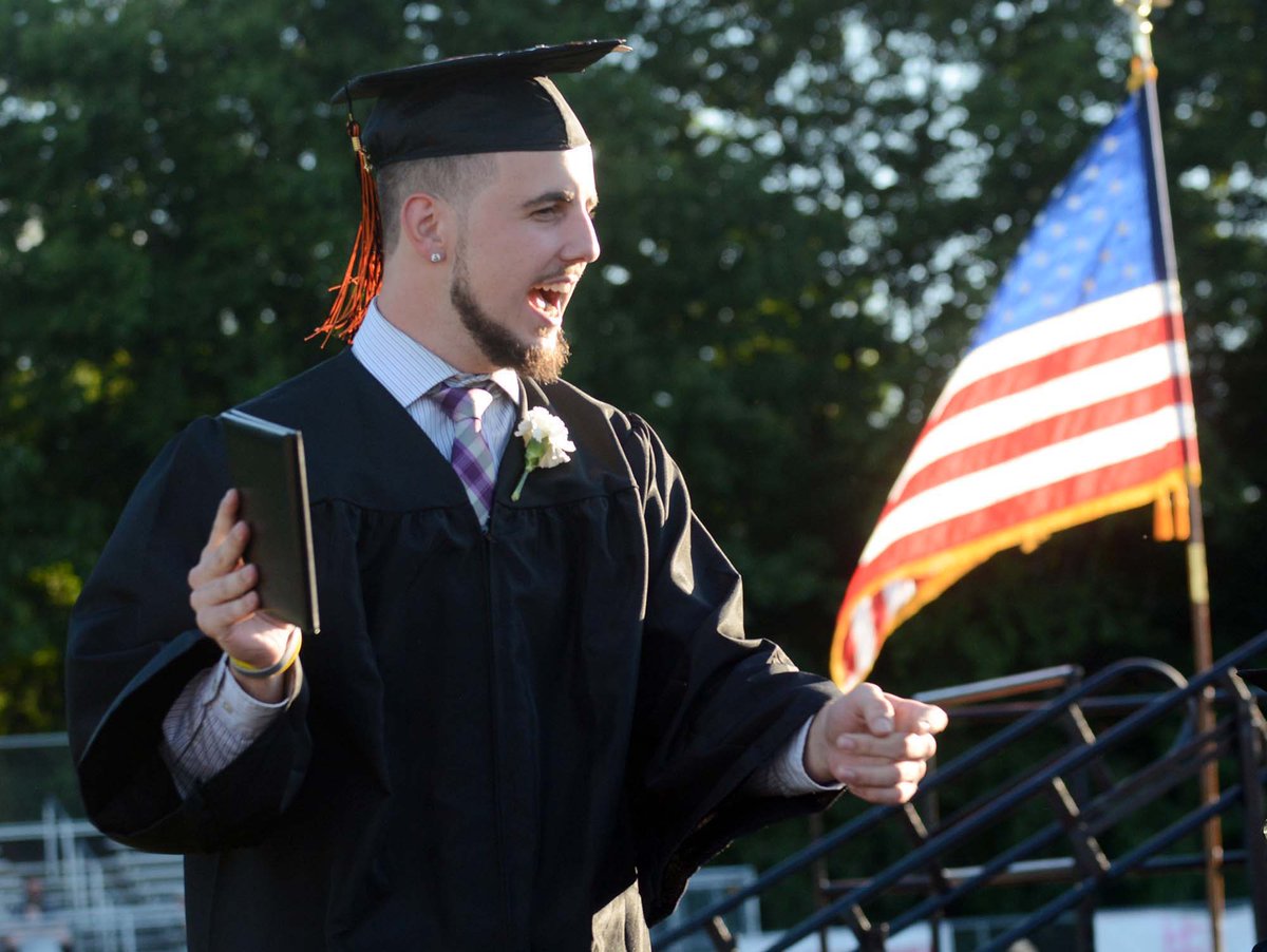 jshishmanianNB's tweet photo. PHOTO GALLERY Montville High School graduation https://t.co/QE9SIMHZb2 @NorwichBulletin @jbarryNB @MPS_CT #graduation2018 https://t.co/5RDifa8P72