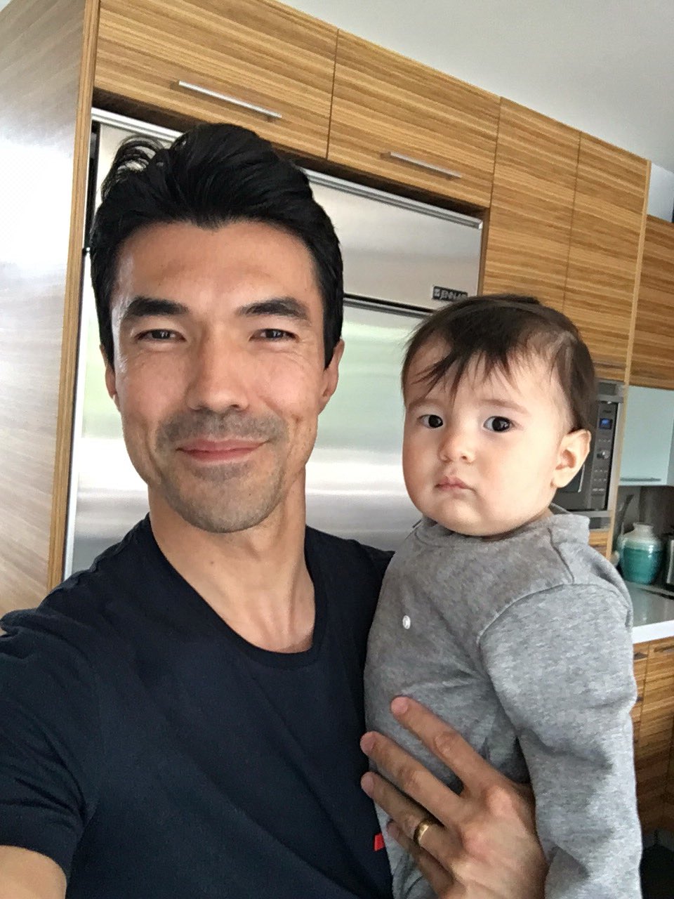 Ian Anthony Dale On Twitter Roman S First Live Tweet He S Clearly Not Thrilled About It Salvationcbs Salvation Salvationcbs