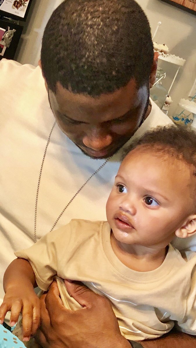 ShaneBoyd7's tweet photo. My son’s 1️⃣st birthday bash was amazing. Blessed to be able to experience this moment w/ my guy👨👦 @BravenBoyd #BirthdayBraven #BMacAttack #Homme https://t.co/JGyUoNxOqF