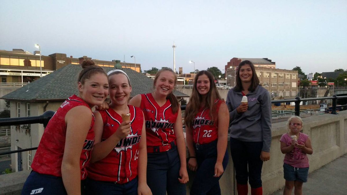 agsl_thunder's tweet photo. Where's your go to ice cream shop after a softball game in Lockport?
#lakeeffecticecream #agslthunder https://t.co/Zycn4ICbXF