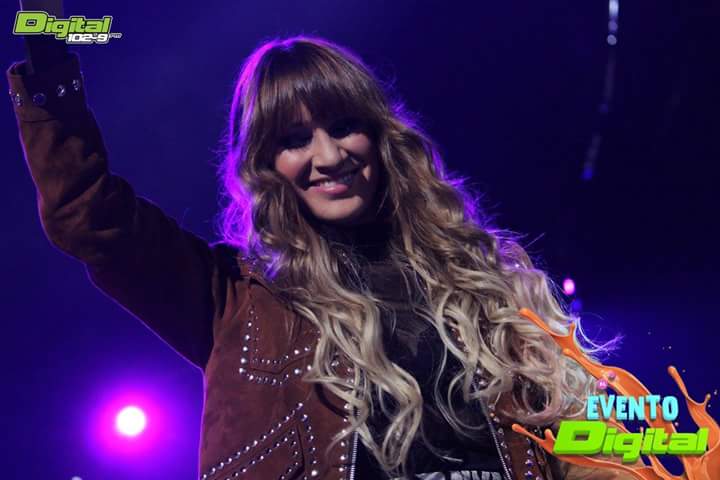 NallelyCJT's tweet photo. Dicen que la perfección no existe, entonces tu eres lo más cercano a la perfección 😘😘😍😍❤❤ #HappyBdayHanna #HBDayHanna @haashoficial https://t.co/WBMUUbWtxR