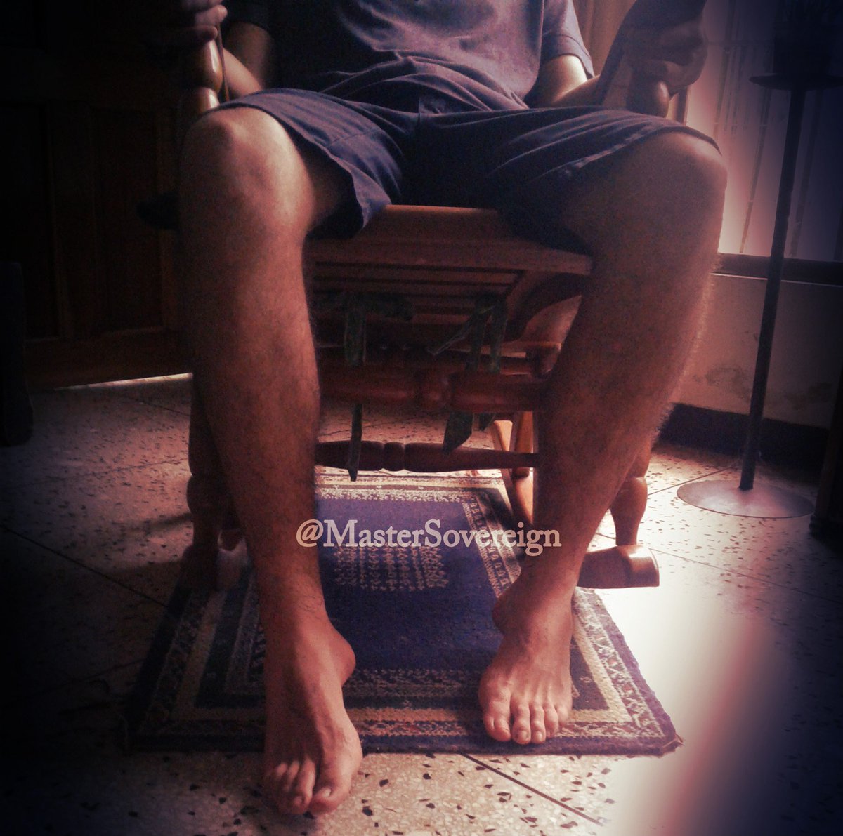 MasterSovereign's tweet image. I want you kneeling all night long, while I sit back, put on my records and enjoy my drinks.

#CashMaster #Findom #Paypig #Footfetish #Footworship #FootMaster @FindomRT_