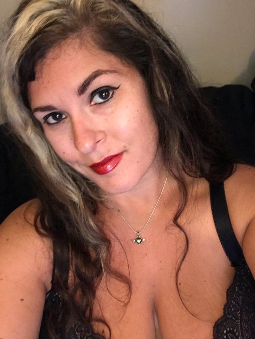 Guess who has internet again?! Stock up on tokens, or make a donation to violetsprivates@gmail.com via