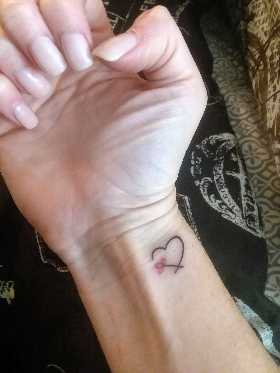 MmtsinaBoxGirl's tweet photo. So I did a thing, my friends. It's for my dad and I'll never regret it. Many thanks to @Needlewurks518 in #saratoga ! #firsttattoo #tattoo #BUCKETLIST 💓💓💓 https://t.co/3icBhVCaFt
