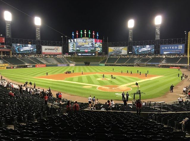 ChiSoxFanMike's tweet photo. Name a better stadium in all of baseball. I'll wait. https://t.co/KJWGXELQ6H