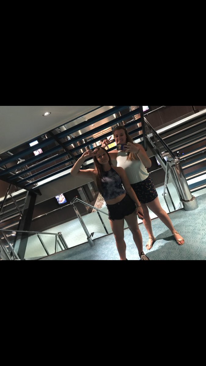 _kat_inthe_hat_'s tweet photo. 7 years of friendship means it will last a life time...so I guess 8years of friendship means you develop the same fashion sense?? https://t.co/lK0MT9LEnK