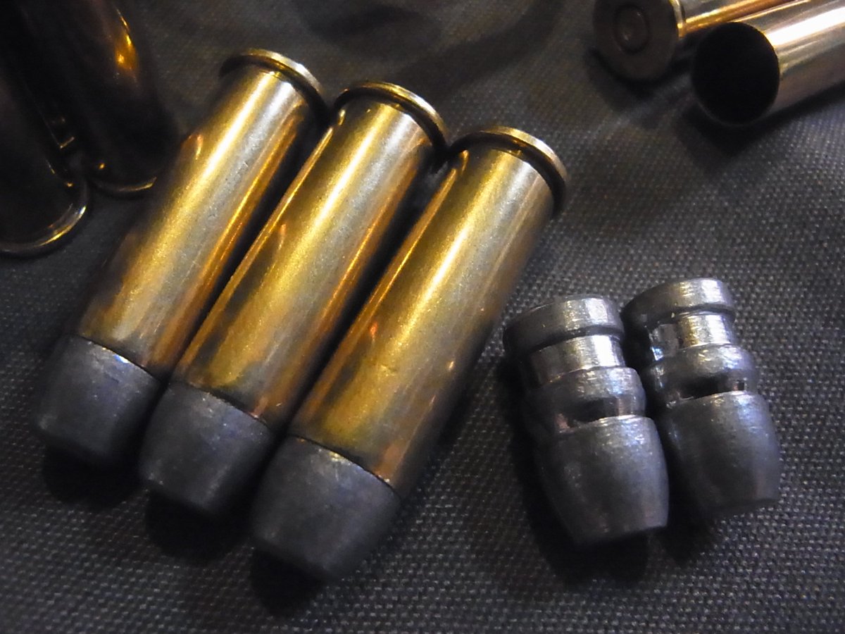 M2 Ball 今日は38スペシャルを製作 薬莢は何時ものwinchester Once Fired 弾丸は167グレインfncast弾 38スペシャルには少々重い 弾丸の長さは薬17mmで 薬莢の深くまで押し込まれる 最後にマウスを軽くファクトリークリンプして完成 T Co