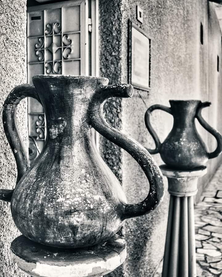 prataya_saha's tweet photo. The desert jars!
#monochrome #photography #photographers #bnwinternational #monochromephotography #bnw #bnwphotography #bnwmood #indiaphotosociety #indiaphotoproject #natgeoyourshot #natgeoindia #lonelyplanetindia #bnwsweden #dubai #vintage #visualinvaders #theglobewanderer https://t.co/Qg83DeggIl