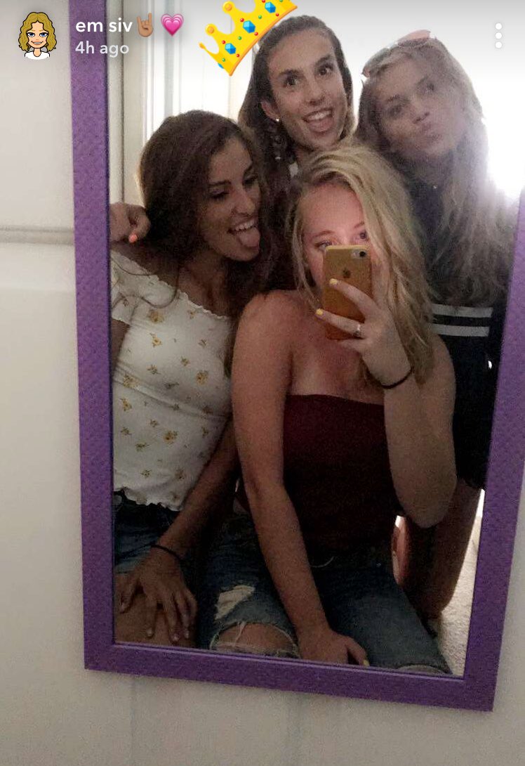 happy birthday <a href="/LilliLivengood/">Lilli Livengood</a> 🎉hope you have a great day bff love you lots💗💗