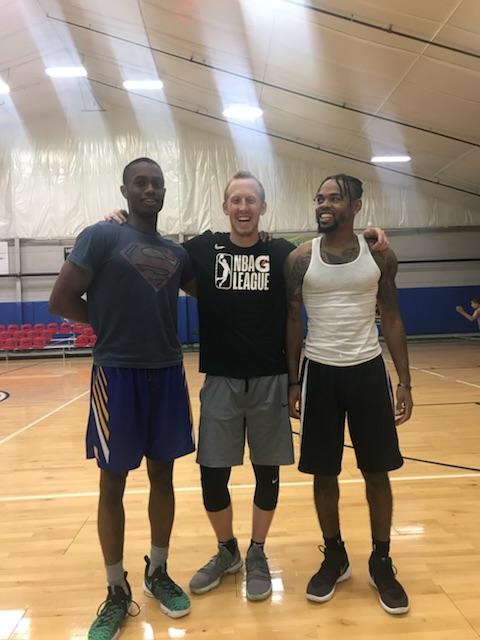 ryanpmulvaney's tweet photo. Day 1 3-a-day in the books for NBA G-League Greensboro Swarm @B_can_boogie &amp; Clark Atlanta University &amp; 2017 &amp; 2018 NBPA Top-50 Invitational @TheNBPA selection @Ajwilliams_0 pre-Vegas Summer League training with @BenResner in Long Island! #resweek #grindweek #voxsportsent #VoxSE https://t.co/554Yk0UO7w
