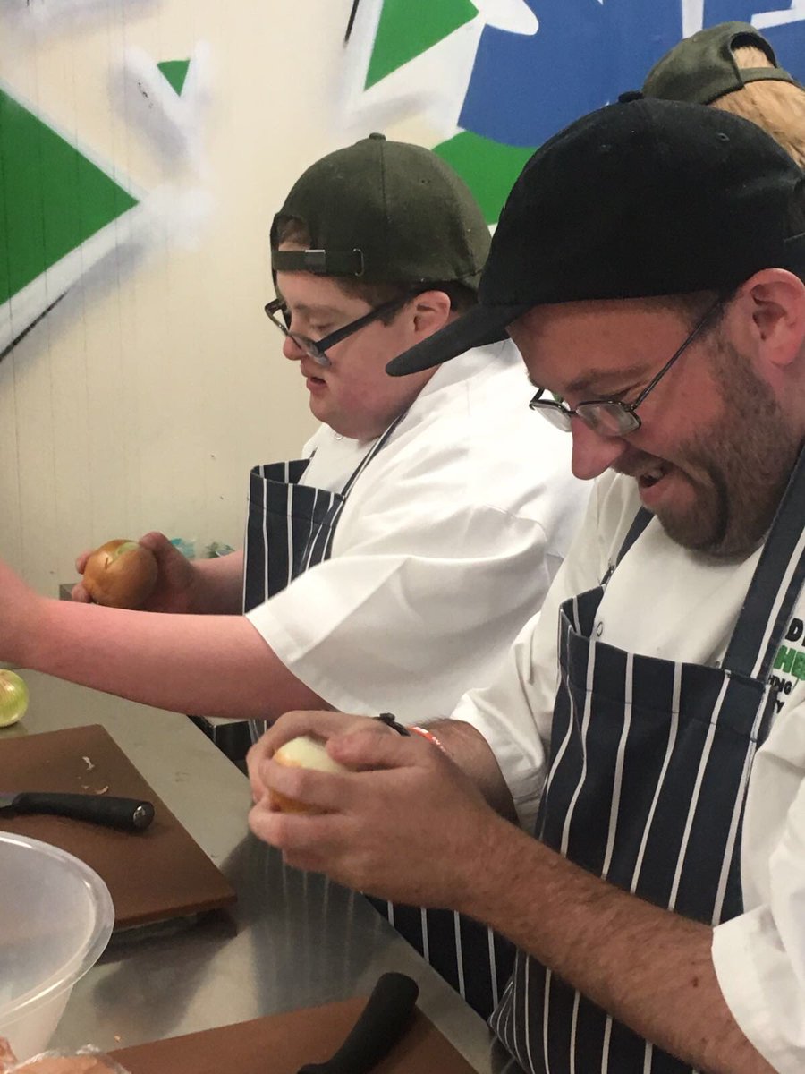 stedychefs's tweet photo. All about fresh ingredients today #minsetrone #soups @stedychefs #learning #workinghard #chefslife π π¨βπ³ https://t.co/GNNI1oInWm