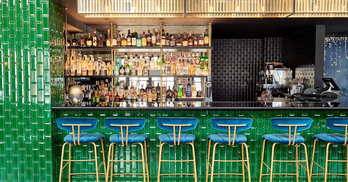 . <a href="/TheCurtainLDN/">THE CURTAIN</a> has lauched the Green room, a new lobby bar designed by <a href="/elliehorwell/">Ellie Horwell</a> , serving cocktails created by Jenny Willing and it looks amazing!
#interiordesign #london <a href="/HI_magazine/">HospitalityInteriors</a> #cocktails #greenroom 
hospitality-interiors.net/news/articles/…