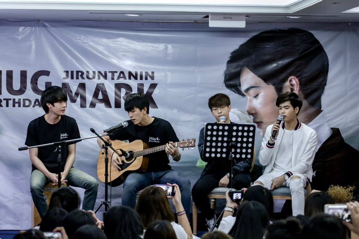 markjrtnfanclub's tweet photo. แขกรับเชิญสุดพิเศษของเรา​
#marnikaz
#conversationthailand
#HugMarkBirthday1st https://t.co/Zm2PyUvx4M