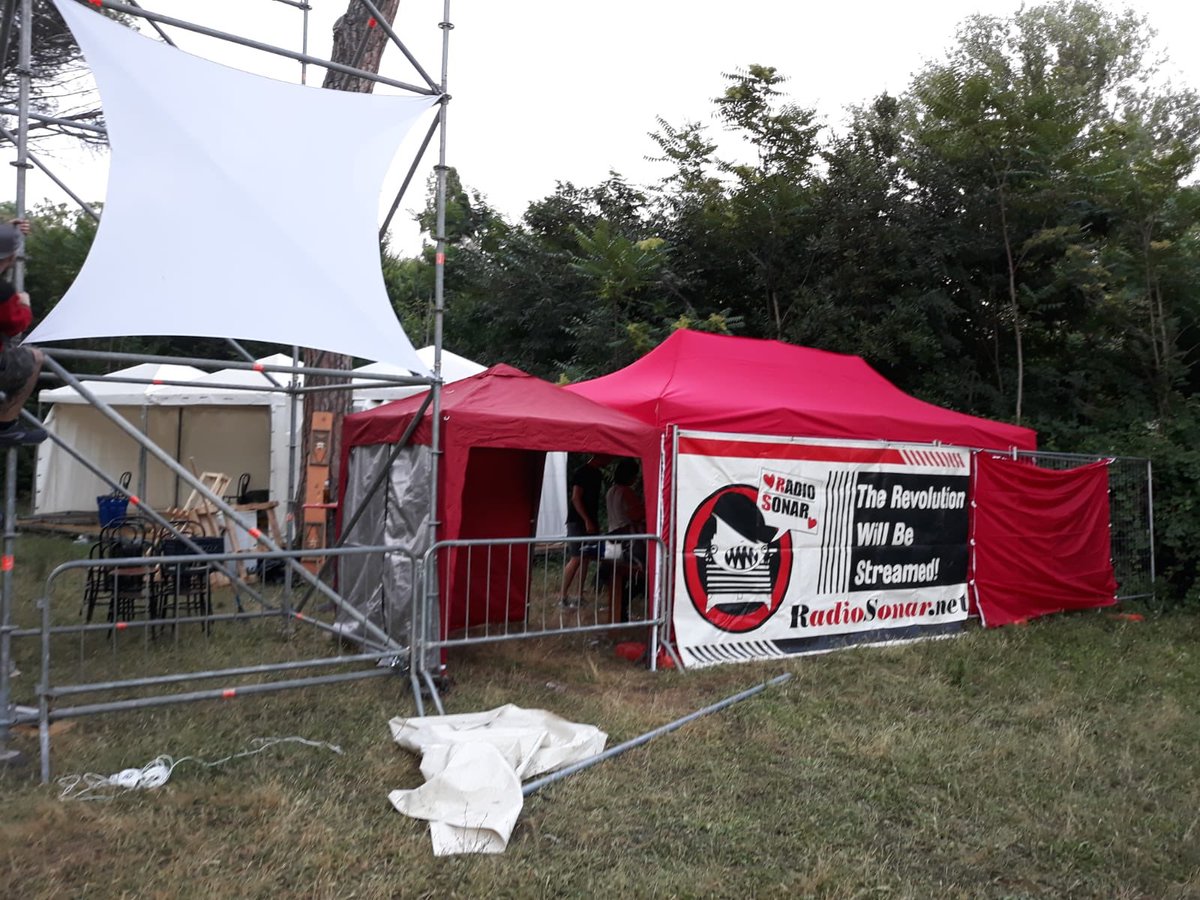 #Roma #26g Tutto pronto, gazebo rosso c’è, il parco c’è, il palco pure c’e. Dalle 18 inizia #Ifest2018 fino a notte fonda ma sottovoce (come ci piace a noi). (Abbiamo pure i gadget nuovi passate a trovarci alla sinistra del palco)
Scopri il programma qui bit.ly/2KbQjKW