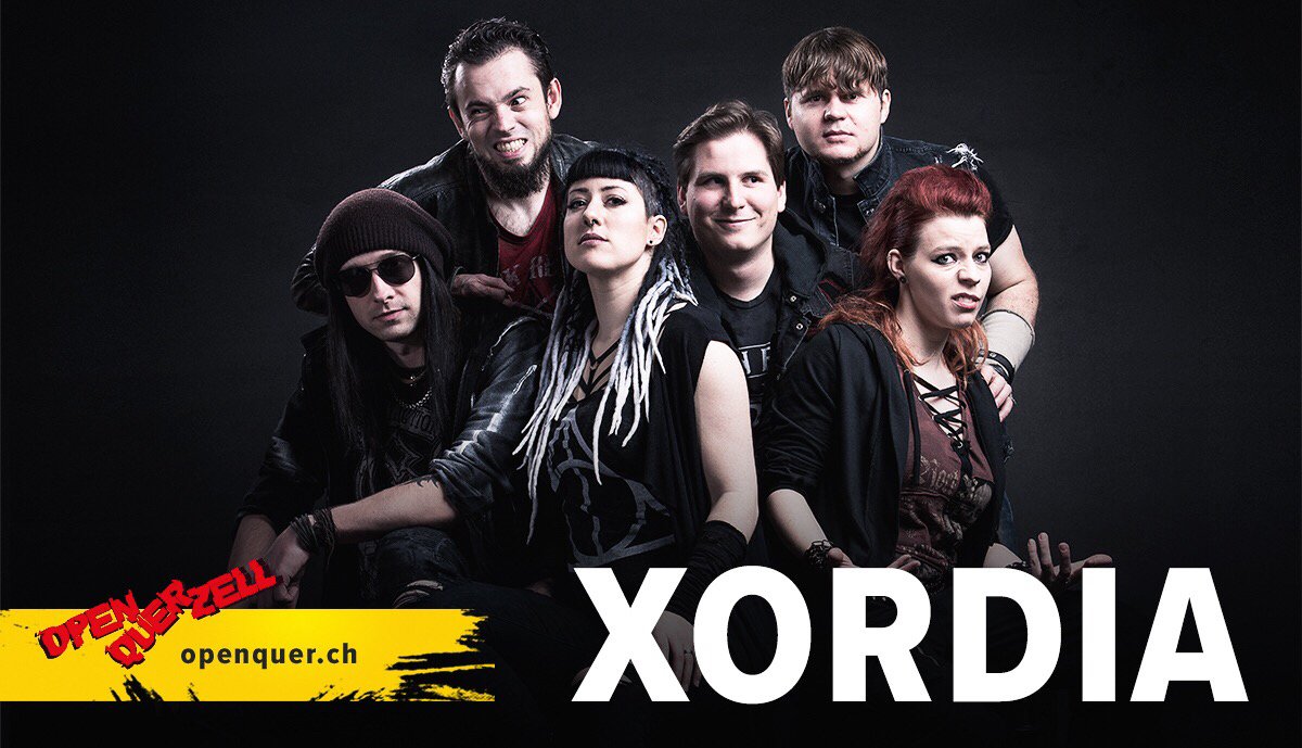 OpenQuerZell's tweet photo. :: Schlusspunkt am #OpenQuerSamstag? ::
Für alle, die es ein bisschen härter mögen: Die Willisauer von #Xordia spielen um #AlternativeMetal voll rockiger Riffs und eingängigen Melodien, dazu kombinieren Sie gekonnt elektronische Tunes, Show und Rauch. https://t.co/H1TlYDbrsH