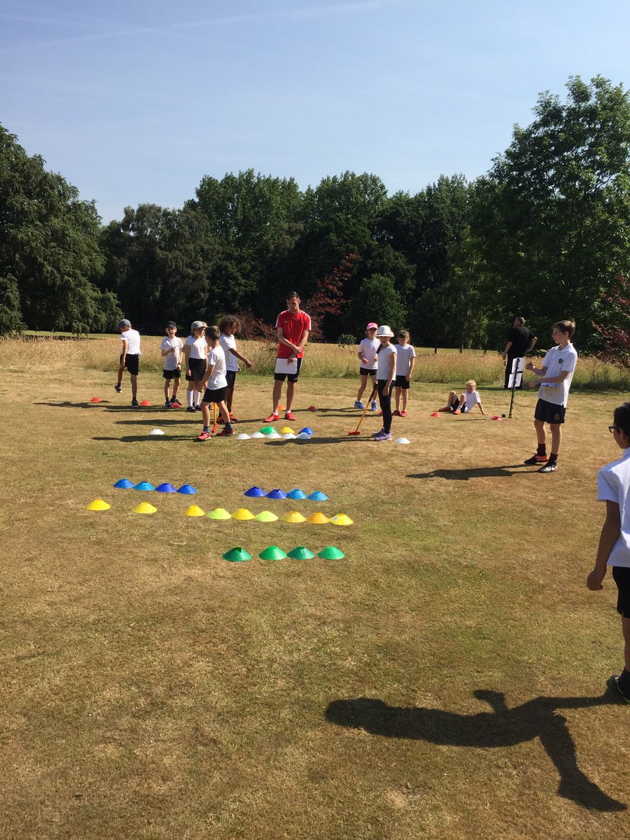 bdgolf1's tweet image. @AbbeyTimes @CheshireGDG 200 Kids at the club this morning and 160 more this afternoon #trigolf #juniorgolf #cheshire #northwich #schools #northwest #competition #rt ⛳️👌👍🏆