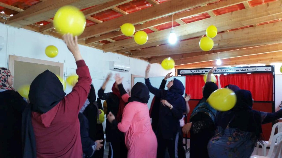 PARDLebanon's tweet photo. Women sharing their experiences in how to treat children!
@RightToPlayLEB facilitating a lively workshop with #PARD Women Committee members in #Shabriha #PalestinianGatherings  #ShabrihaCommunityCenter
@mccorg https://t.co/Dpu70KWGM8