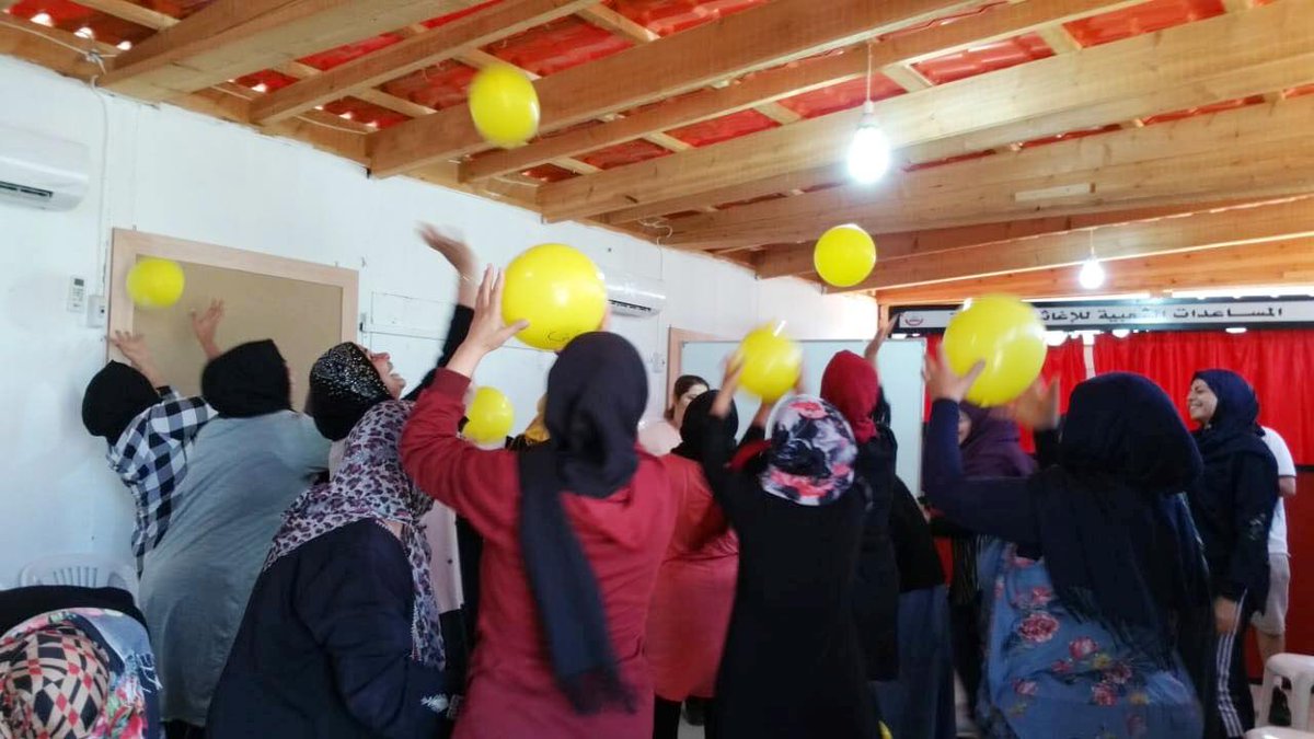 PARDLebanon's tweet photo. Women sharing their experiences in how to treat children!
@RightToPlayLEB facilitating a lively workshop with #PARD Women Committee members in #Shabriha #PalestinianGatherings  #ShabrihaCommunityCenter
@mccorg https://t.co/Dpu70KWGM8