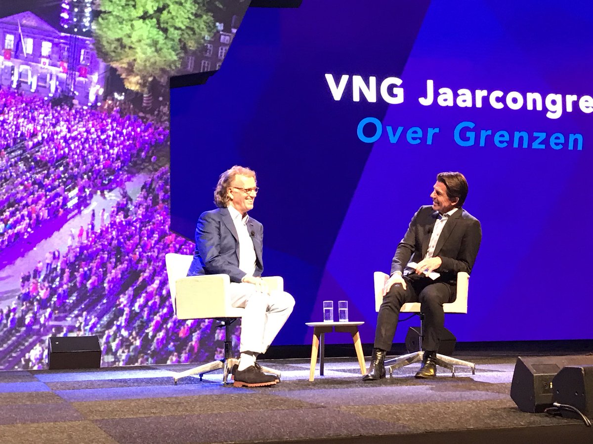 Leuk interview met humor van <a href="/andrerieu/">André Rieu</a> door @twanhuijs @VNGjaarcongres